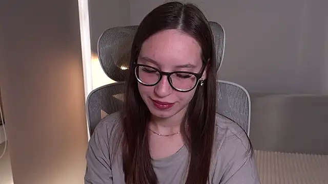 WhyEmmyCry online show from 04/20/26, 05:43