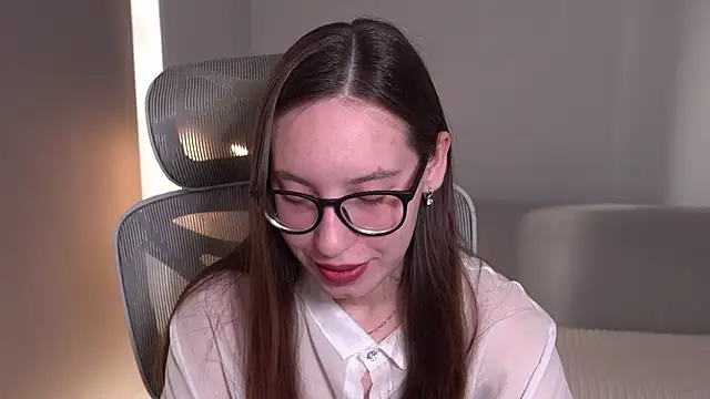 WhyEmmyCry online show from 04/13/26, 05:22