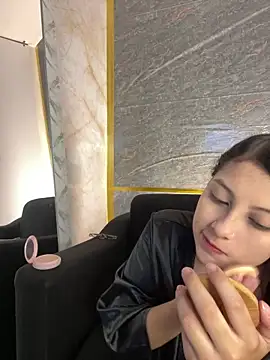 Snapshot of Sammy_Sweet01 chatting on 10/21/25, 12:04 Sammy Sweet01 online show from 10/21/25, 12:04