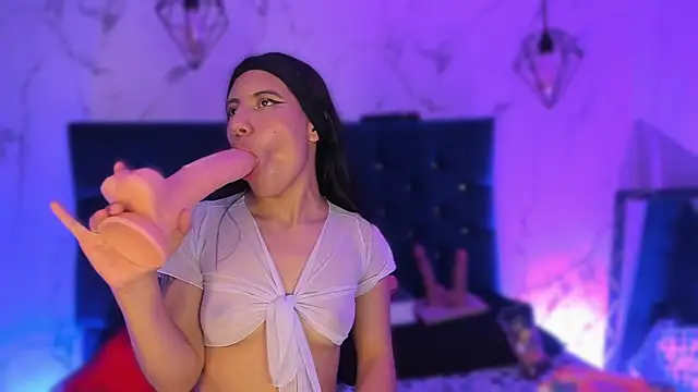 Dakotaa Johnson online show from 11/19/25, 06:41