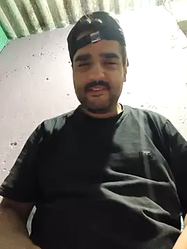 Snapshot of gusto14cm chatting on 03/01/26, 03:28 gusto14cm online show from 03/01/26, 03:28