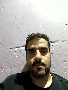 Snapshot of gusto14cm chatting on 02/26/26, 02:11 gusto14cm online show from 02/26/26, 02:11