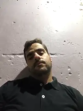 Snapshot of gusto14cm chatting on 03/01/26, 04:07 gusto14cm online show from 03/01/26, 04:07