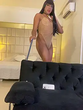 Snapshot of IsabellaDarrell_ts chatting on 12/17/25, 03:06 IsabellaDarrell ts online show from 12/17/25, 03:06