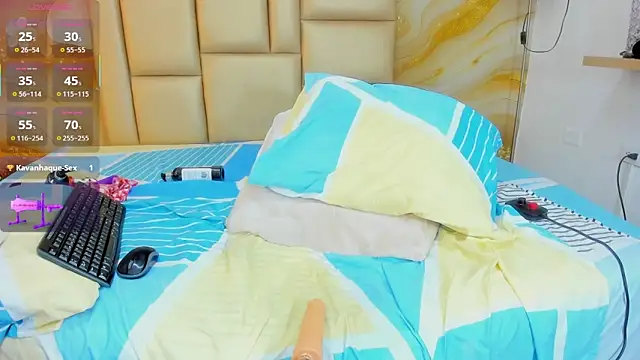 Snapshot of NahomiWalker_ chatting on 12/19/25, 09:00 NahomiWalker online show from 12/19/25, 09:00