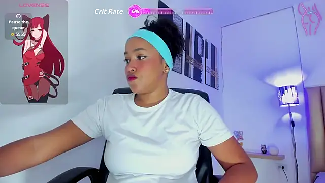 NahomiWalker  online show from 10/28/25, 07:57