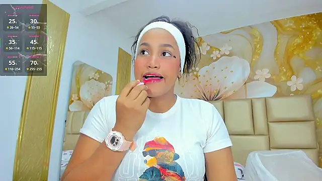 Snapshot of NahomiWalker_ chatting on 03/06/26, 07:53 NahomiWalker online show from 03/06/26, 07:53