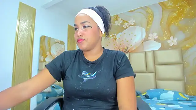 Snapshot of NahomiWalker_ chatting on 02/18/26, 07:21 NahomiWalker online show from 02/18/26, 07:21