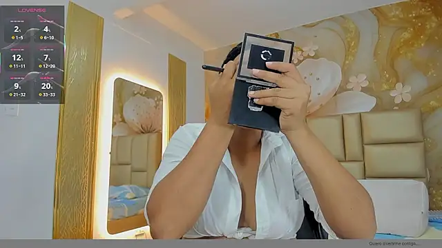 Snapshot of NahomiWalker_ chatting on 03/04/26, 08:27 NahomiWalker online show from 03/04/26, 08:27