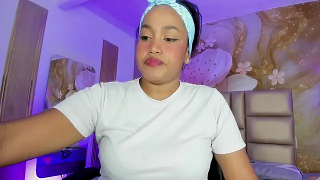 NahomiWalker  online show from 12/04/25, 07:24