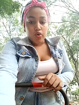 Snapshot of NahomiWalker_ chatting on 03/22/26, 07:15 NahomiWalker online show from 03/22/26, 07:15