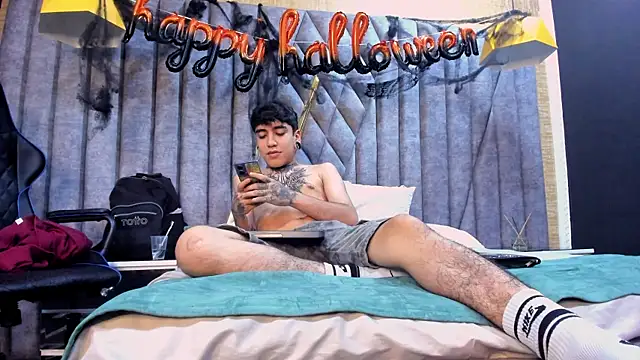 SantiOlsen online show from 10/30/25, 12:03