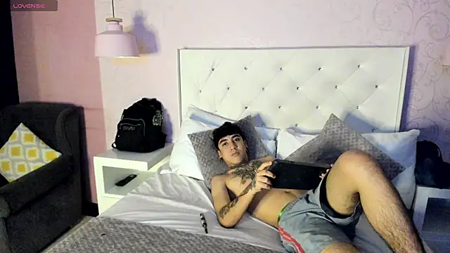 SantiOlsen online show from 11/07/25, 04:17