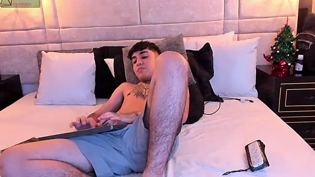 SantiOlsen online show from 12/05/25, 06:45