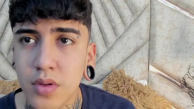 SantiOlsen online show from 12/02/25, 12:07