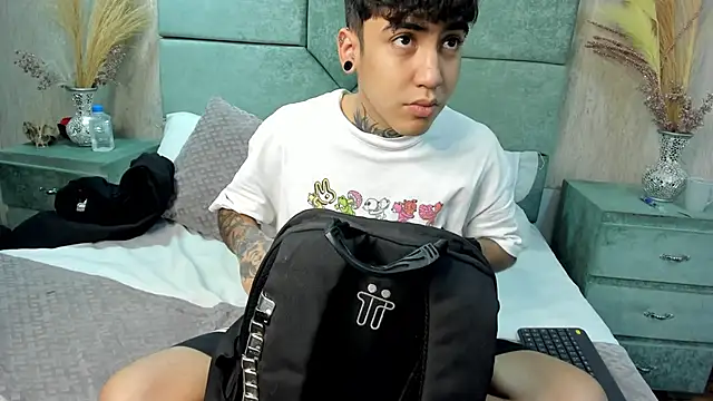 SantiOlsen online show from 12/17/25, 12:10