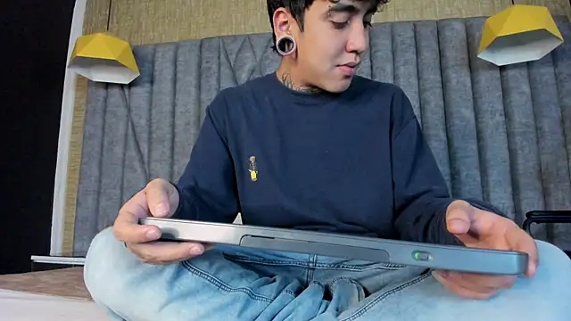 SantiOlsen online show from 11/25/25, 11:43