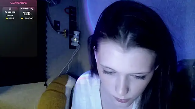 Snapshot of Thedeepwebcutie chatting on 11/15/25, 07:56 Thedeepwebcutie online show from 11/15/25, 07:56