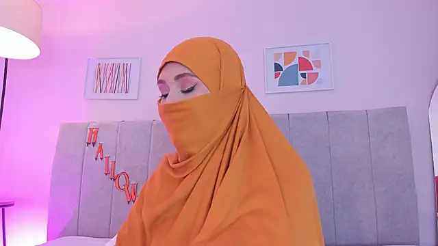 Snapshot of fatiima_ chatting on 10/30/25, 07:22 fatiima online show from 10/30/25, 07:22