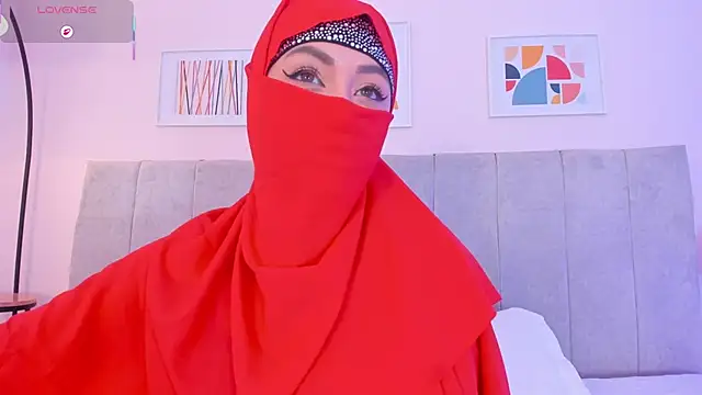 Snapshot of fatiima_ chatting on 04/20/26, 07:04 fatiima online show from 04/20/26, 07:04