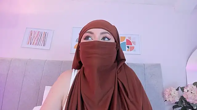 Snapshot of fatiima_ chatting on 10/23/25, 07:12 fatiima online show from 10/23/25, 07:12