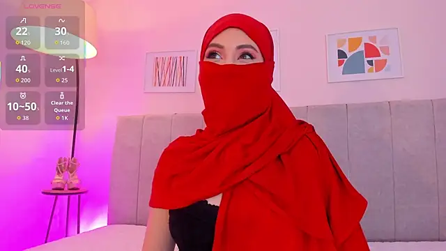 Snapshot of fatiima_ chatting on 12/04/25, 07:13 fatiima online show from 12/04/25, 07:13