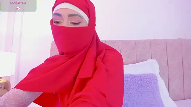 fatiima  online show from 04/12/26, 02:31