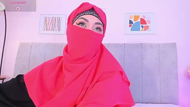 fatiima  online show from 04/15/26, 07:07