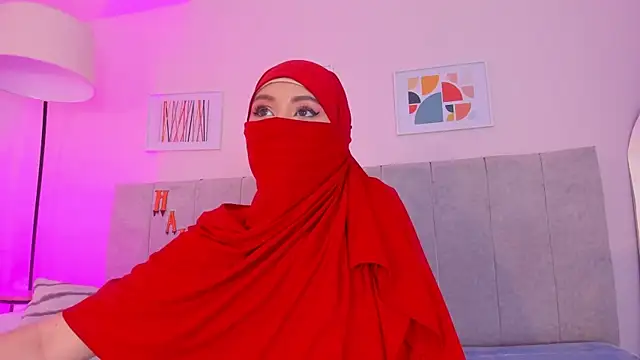 Snapshot of fatiima_ chatting on 10/31/25, 07:10 fatiima online show from 10/31/25, 07:10