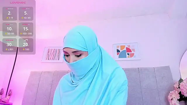 Snapshot of fatiima_ chatting on 11/04/25, 07:06 fatiima online show from 11/04/25, 07:06