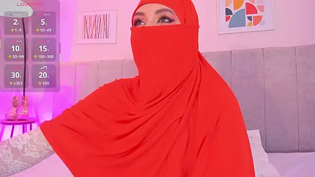 Snapshot of fatiima_ chatting on 12/02/25, 07:04 fatiima online show from 12/02/25, 07:04