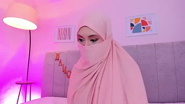 Snapshot of fatiima_ chatting on 11/01/25, 07:08 fatiima online show from 11/01/25, 07:08