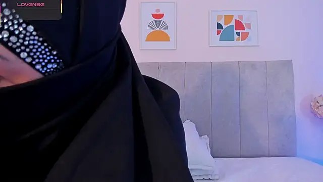 fatiima  online show from 03/31/26, 07:05