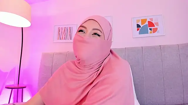 Snapshot of fatiima_ chatting on 11/17/25, 07:07 fatiima online show from 11/17/25, 07:07