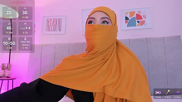 Snapshot of fatiima_ chatting on 11/19/25, 07:25 fatiima online show from 11/19/25, 07:25