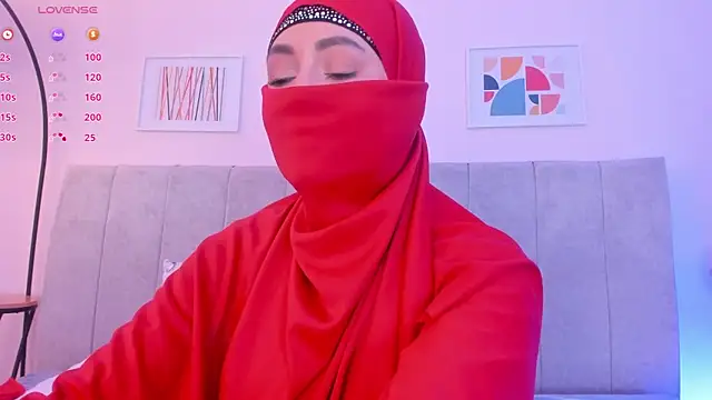 Snapshot of fatiima_ chatting on 05/20/26, 07:33 fatiima online show from 05/20/26, 07:33