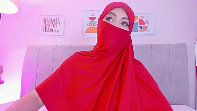 Snapshot of fatiima_ chatting on 10/28/25, 07:46 fatiima online show from 10/28/25, 07:46