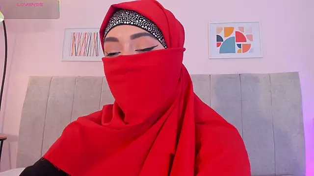 fatiima  online show from 04/13/26, 07:07