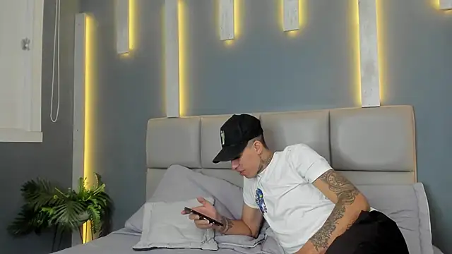 ArohomLester online show from 11/22/25, 11:09