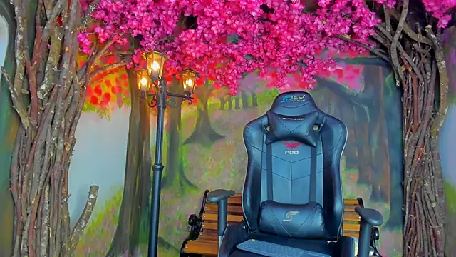 ArohomLester online show from 10/21/25, 11:09