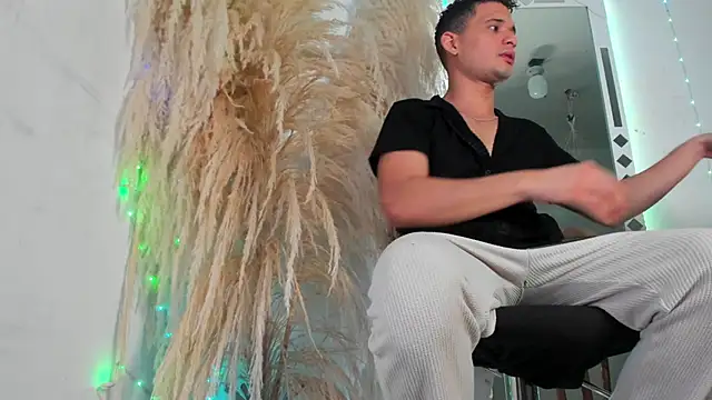 Snapshot of Jax_Thunder chatting on 02/10/26, 01:32 Jax Thunder online show from 02/10/26, 01:32