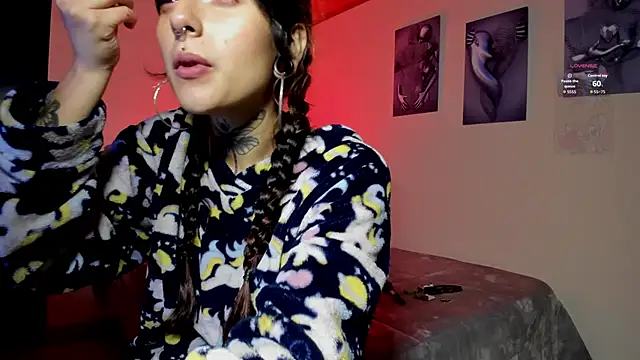 miku st online show from 11/24/25, 12:32