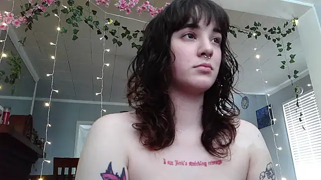Trickylucy555 online show from 05/26/26, 10:19