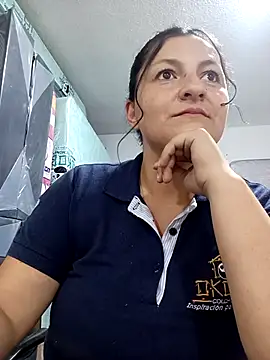 Snapshot of Lolitahot26 chatting on 10/29/25, 10:31 Lolitahot26 online show from 10/29/25, 10:31