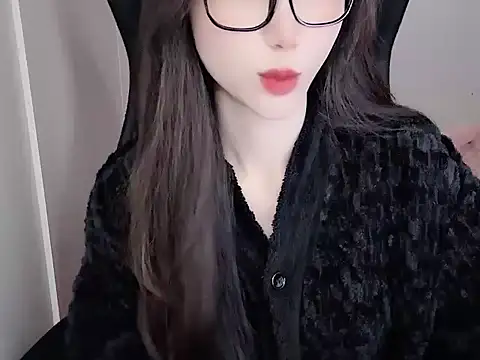 -Alicee- online show from 11/19/25, 03:17