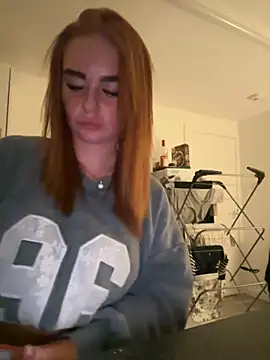 Ellieskyyee1 online show from 11/02/25, 08:36