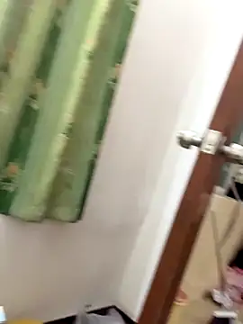 Snapshot of aaaaawhate chatting on 10/30/25, 10:35 aaaaawhate online show from 10/30/25, 10:35