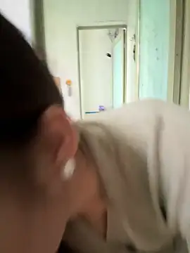 Snapshot of aaaaawhate chatting on 10/27/25, 09:10 aaaaawhate online show from 10/27/25, 09:10