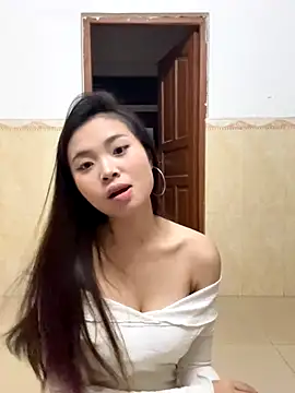 Snapshot of aaaaawhate chatting on 12/15/25, 09:59 aaaaawhate online show from 12/15/25, 09:59