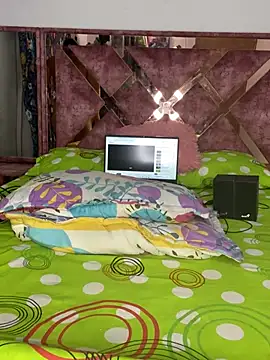 Snapshot of nadia__lulu chatting on 02/14/26, 12:05 nadia lulu online show from 02/14/26, 12:05